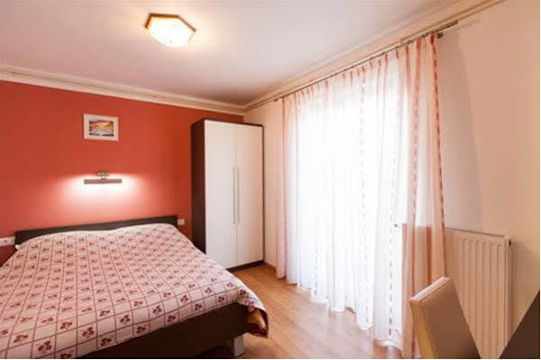 B&B Villa Ana Крк Экстерьер фото